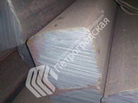 Квадрат стальной горячекатаный 070A72