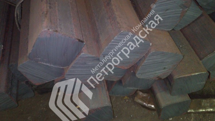 Квадрат стальной Р9М4К8